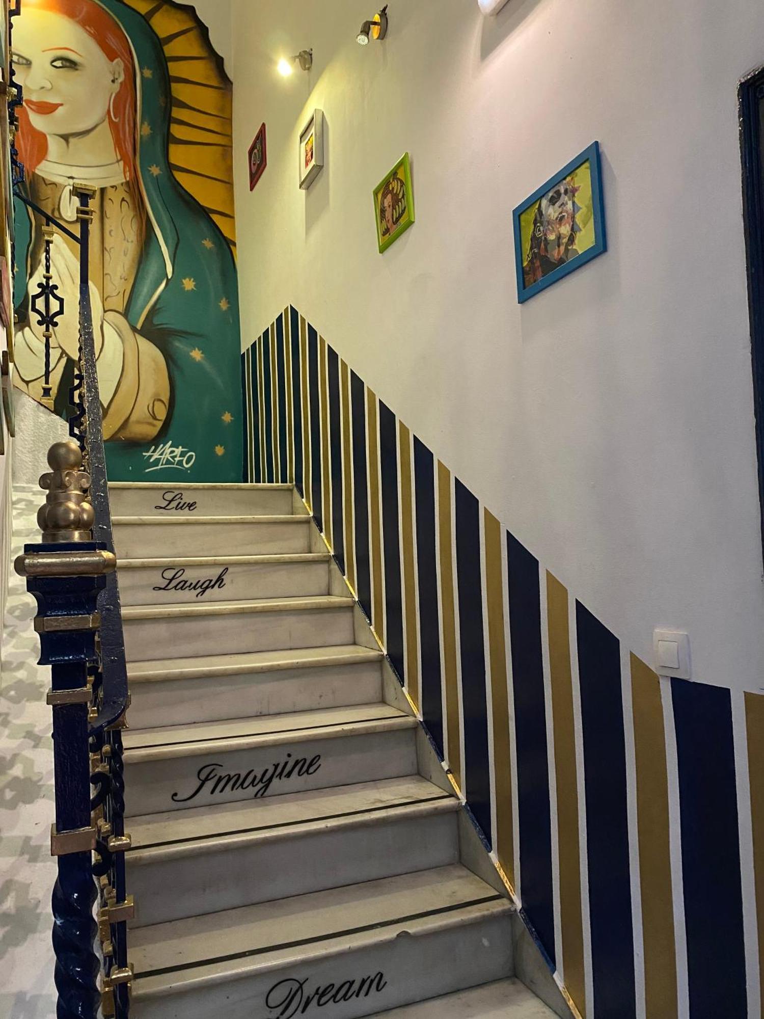 Sevilla Kitsch Hostel Art Экстерьер фото