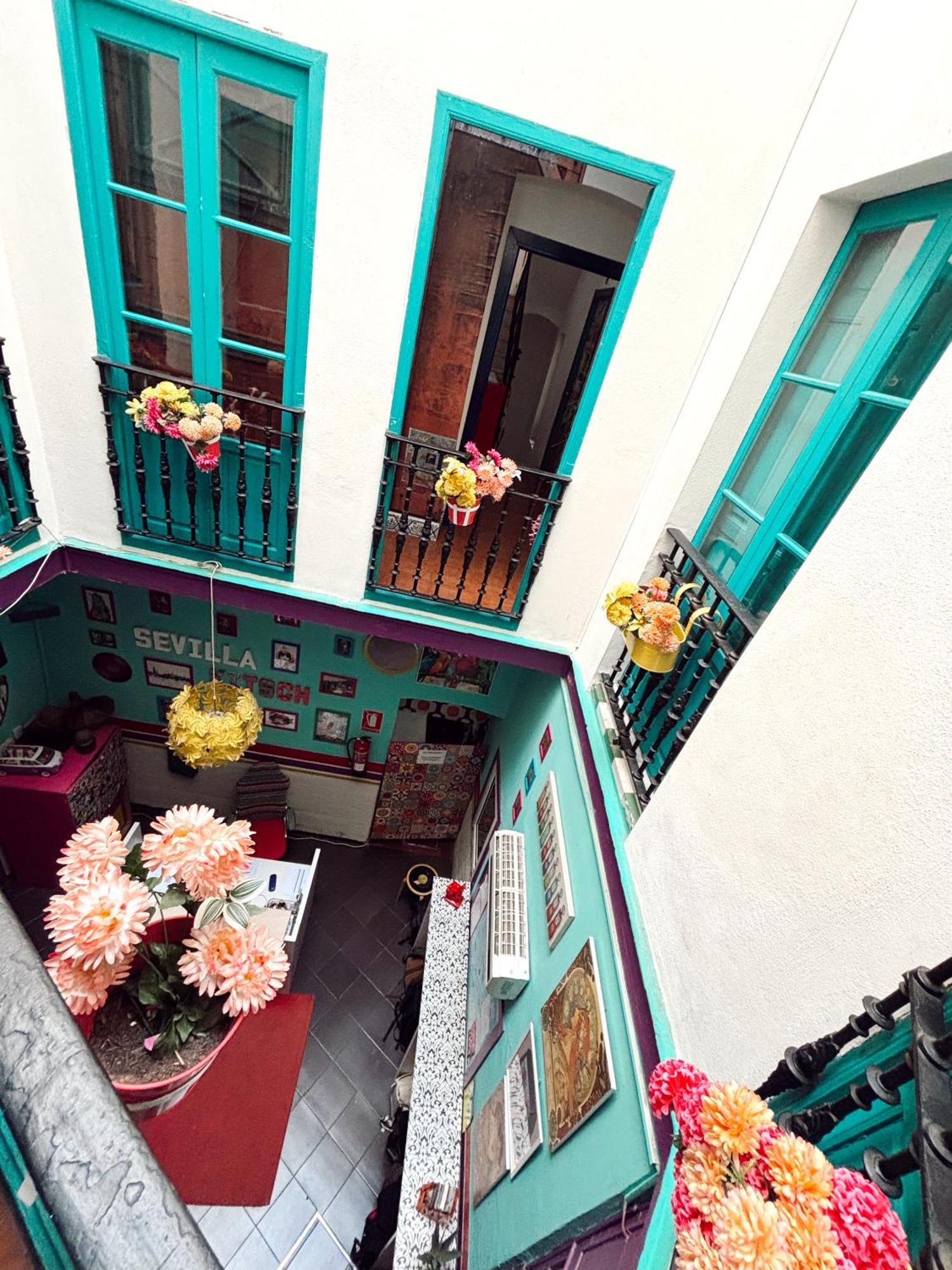 Rio Hostel Севилья Экстерьер фото