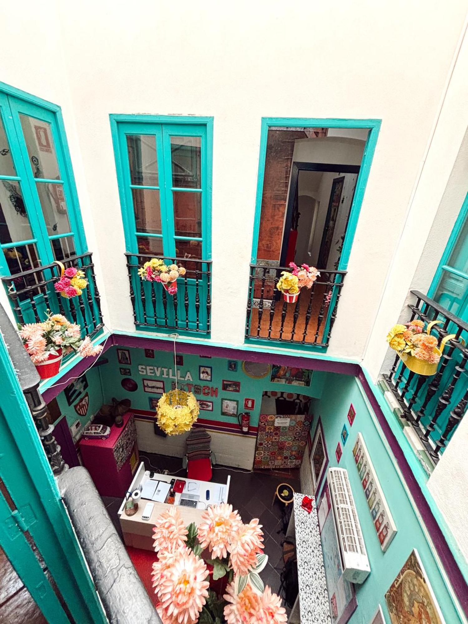 Rio Hostel Севилья Экстерьер фото