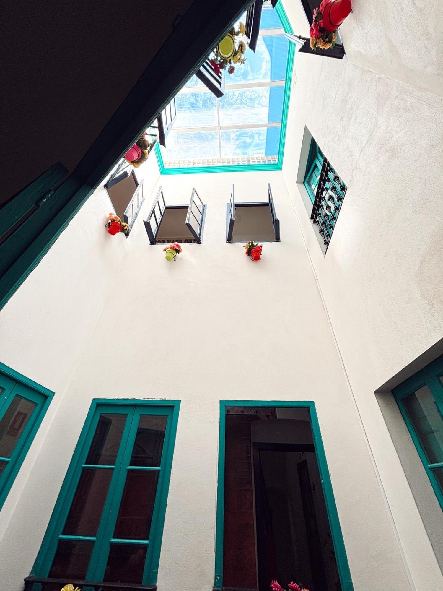 Rio Hostel Севилья Экстерьер фото